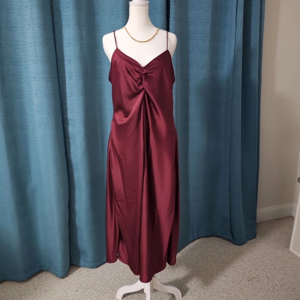Holiday party dress/date night dress M